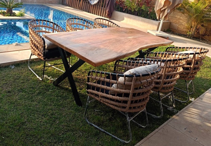 Acacia neo dining table