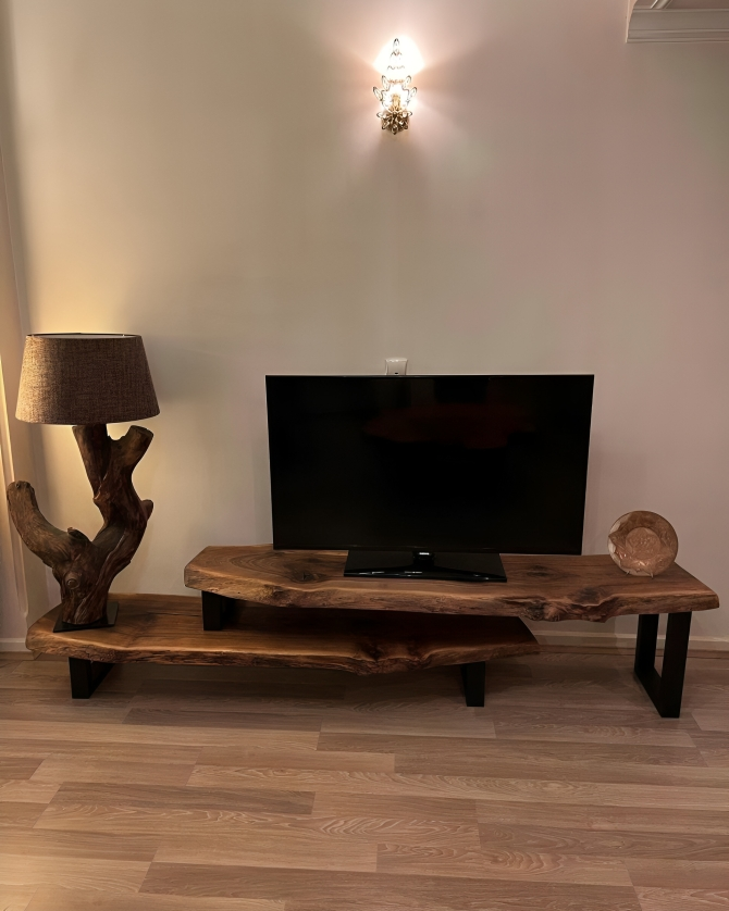 Acacia TV unit