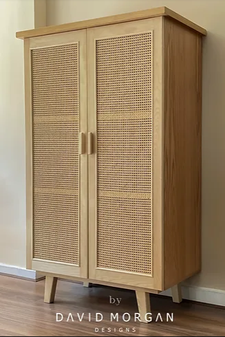 Thea Cane Cabine